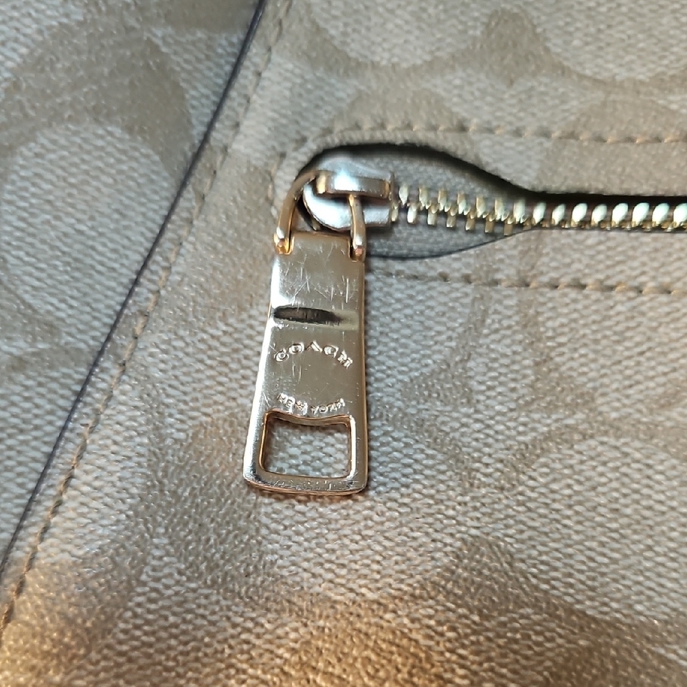 Coach Light Beige Signature Shoulder Bag 79998 - Picture 3 of 11